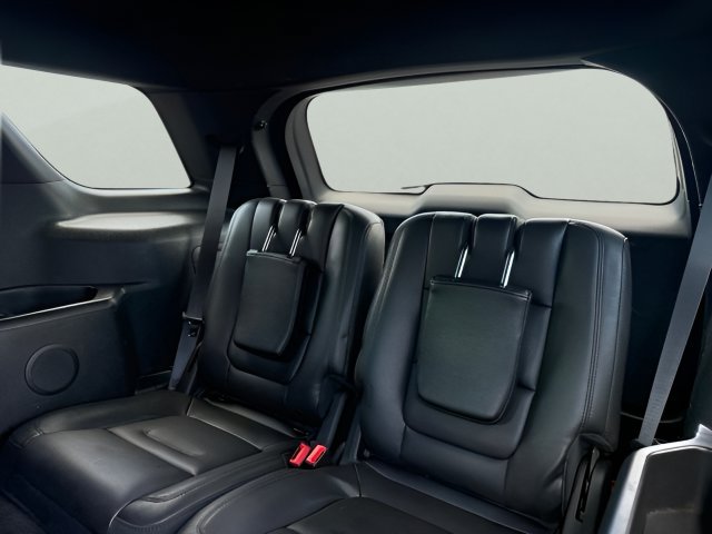 Used 2014 Ford Explorer XLT w/ Equipment Group 202A AWD/4WD image 14