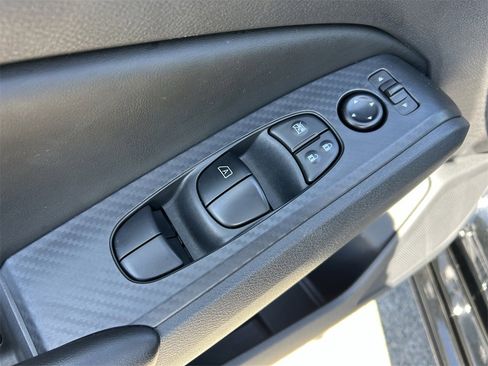 Used 2025 Nissan Altima 2.5 S image 17