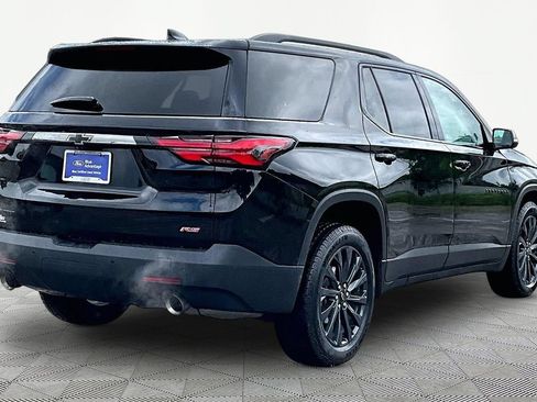 Used 2022 Chevrolet Traverse RS FWD image 2