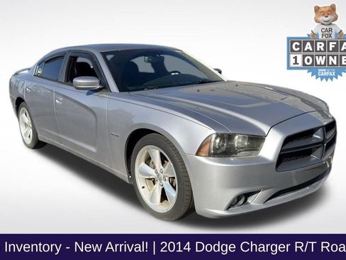 Used 2014 Dodge Charger R/T RWD image 1