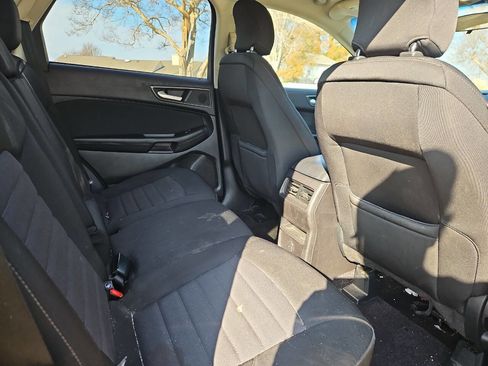 Used 2015 Ford Edge SE image 12