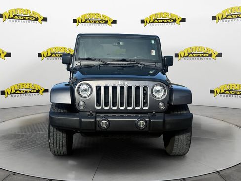 Used 2017 Jeep Wrangler Unlimited Sahara w/ Max Tow Package AWD/4WD image 8