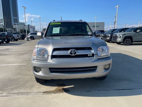 Used 2007 Toyota Sequoia SR5 RWD image 8
