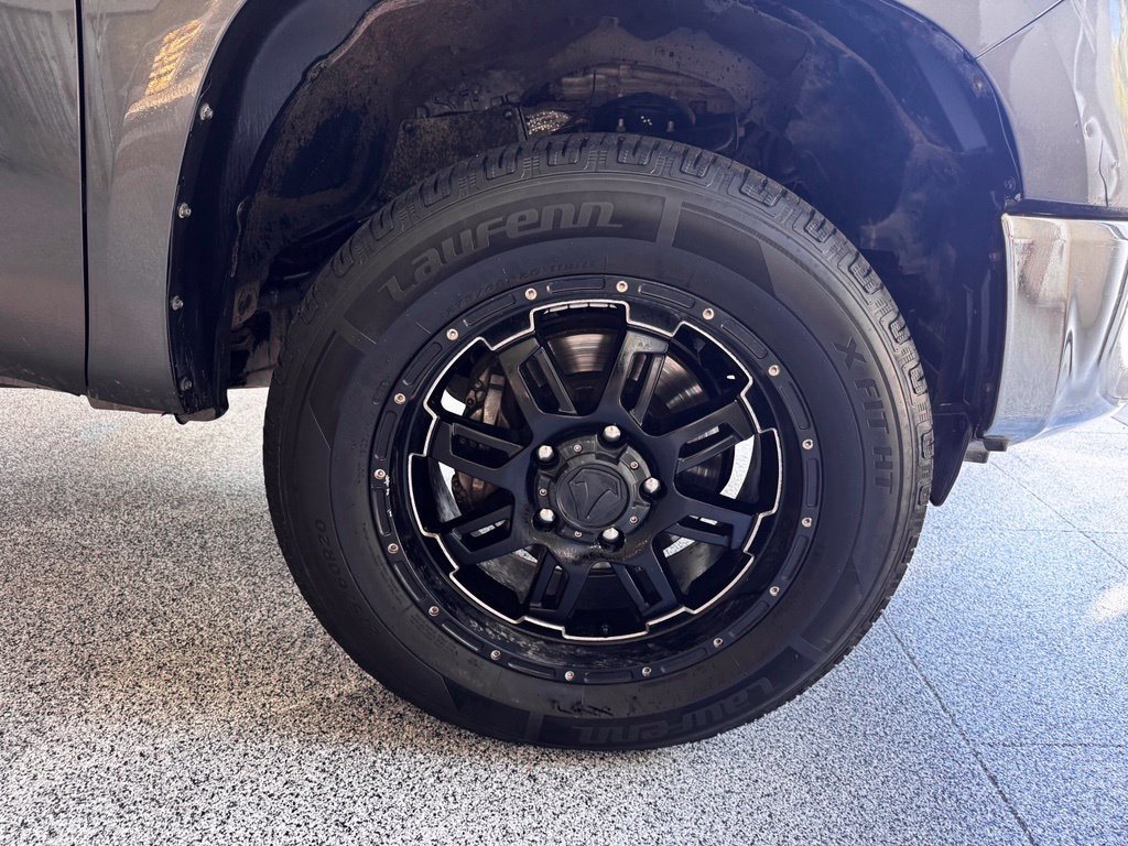 Used 2014 Toyota Tundra SR5 w/ SR5 Upgrade Package AWD/4WD image 12