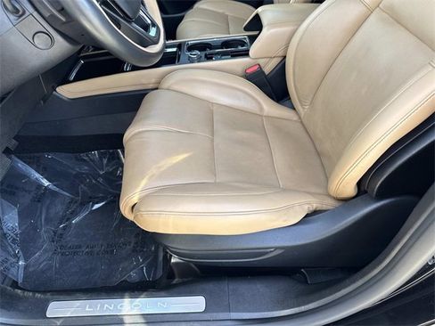 Used 2022 Lincoln Corsair Reserve w/ Equipment Group 201A image 11