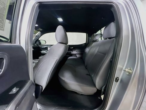 Used 2019 Toyota Tacoma TRD Sport RWD image 29