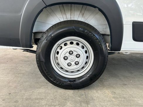 Used 2025 RAM ProMaster 2500 w/ Convenience Group FWD image 16
