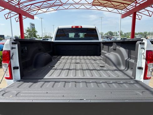 Used 2024 RAM 3500 Big Horn AWD/4WD image 29