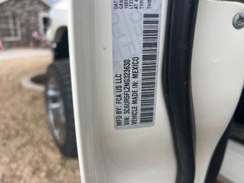 Used 2022 RAM 2500 Laramie AWD/4WD image 4