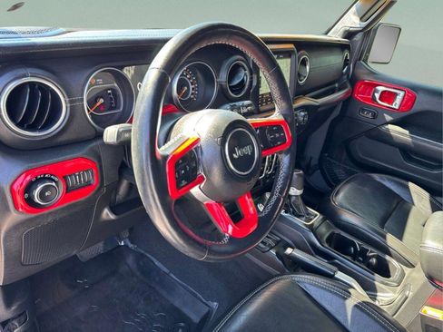 Used 2019 Jeep Wrangler Unlimited Sahara AWD/4WD image 19