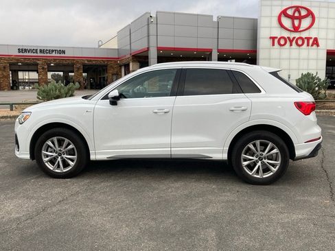 Used 2025 Audi Q3 2.0T Premium image 8