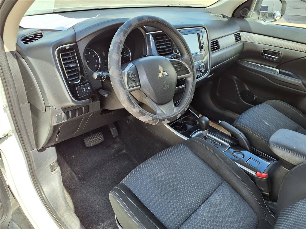 Used 2018 Mitsubishi Outlander ES FWD image 12
