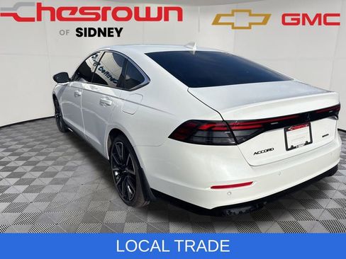 Used 2025 Honda Accord Touring image 3