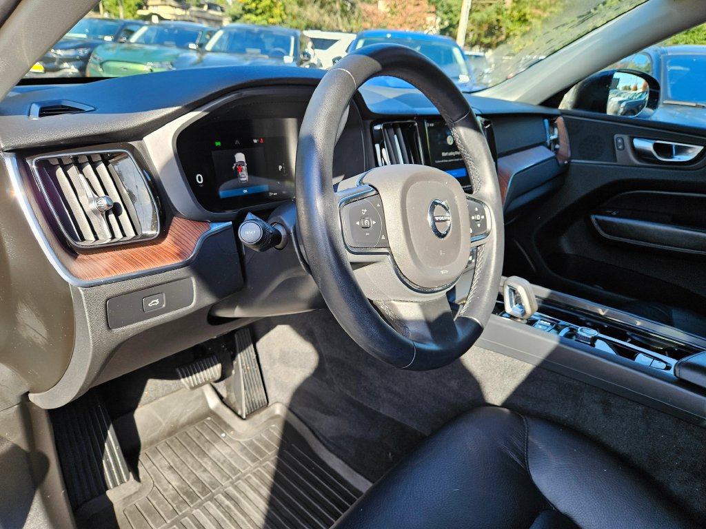 Used 2023 Volvo XC60 B5 Plus w/ Climate Package AWD/4WD image 20