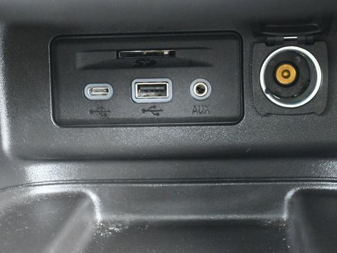 Used 2024 Chevrolet Equinox Premier AWD/4WD image 31