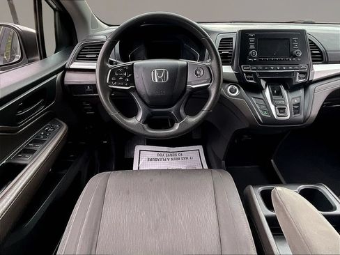 Used 2018 Honda Odyssey LX image 8