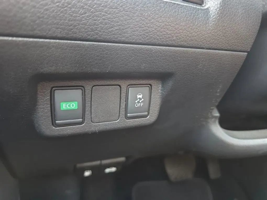 Used 2019 Nissan Sentra SV w/ Special Edition Package FWD image 25
