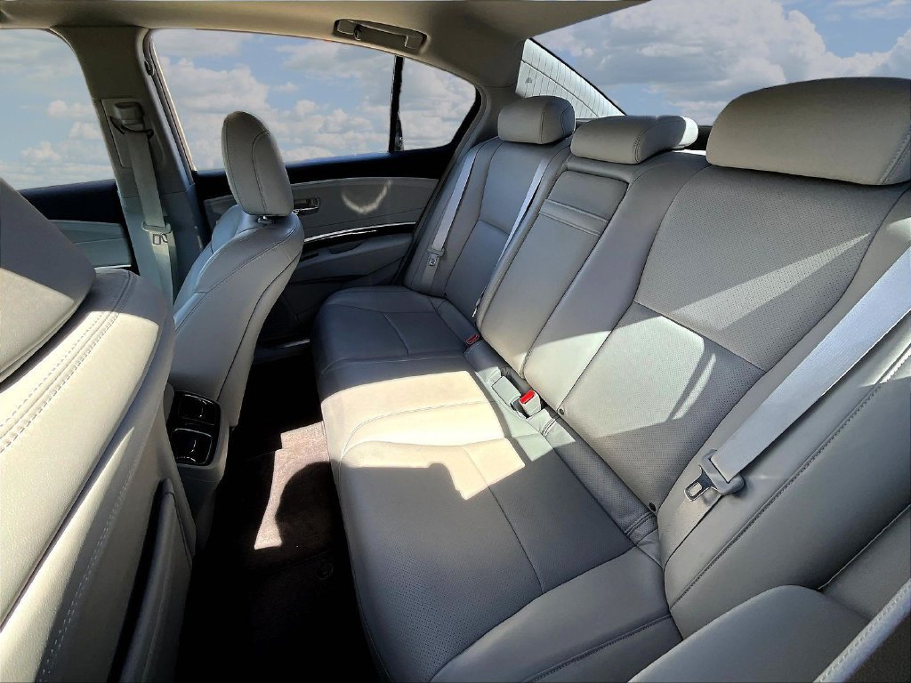 Used 2016 Acura RLX w/ Technology Package FWD image 22
