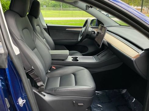 Used 2024 Tesla Model Y Long Range AWD/4WD image 18