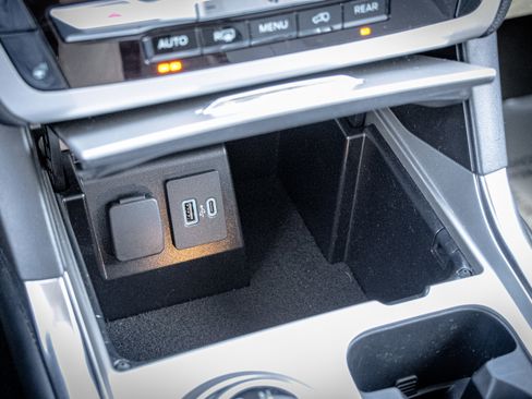 Used 2021 Ford Explorer XLT w/ Equipment Group 202A image 43