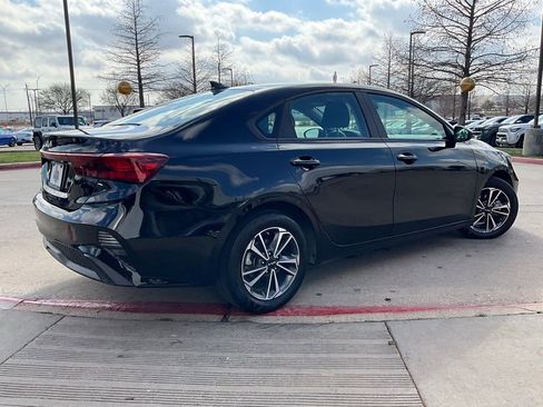 Used 2024 Kia Forte LXS image 6