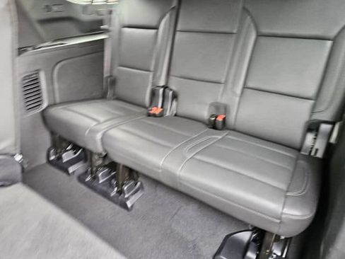 Used 2025 Chevrolet Suburban Z71 AWD/4WD image 30