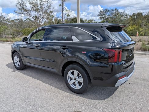 New 2026 Kia Sorento LX FWD image 7