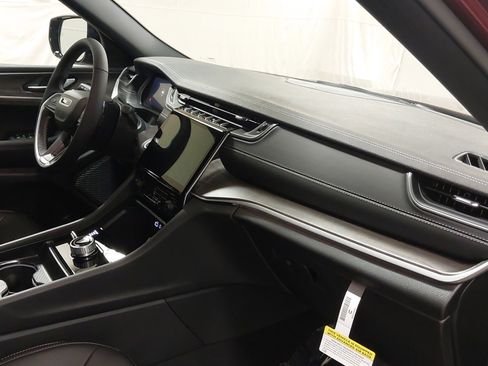 New 2025 Jeep Grand Cherokee L Limited image 29