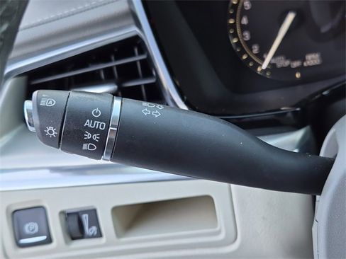 Used 2019 Cadillac XT5 Luxury image 27