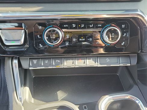 New 2025 GMC Sierra 3500 Denali Ultimate AWD/4WD image 36