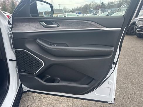 Used 2022 Jeep Grand Cherokee Limited 4xe w/ MOPAR Finishing Package image 35