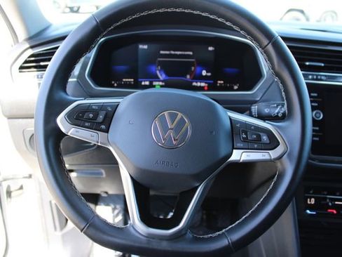 Used 2022 Volkswagen Tiguan SE image 20