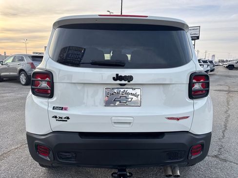 Used 2023 Jeep Renegade Trailhawk w/ Trailhawk Elite Group image 5