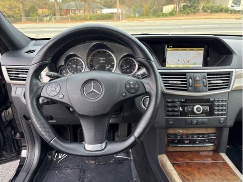 Used 2011 Mercedes-Benz E 350 4MATIC Wagon image 16