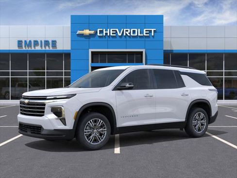 New 2026 Chevrolet Traverse LT w/ Driver Confidence Package image 2