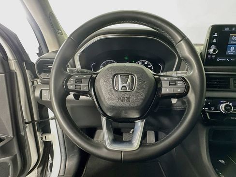 Certified 2024 Honda Pilot Touring image 11