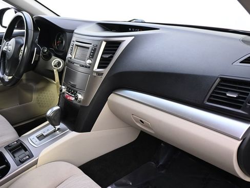 Used 2014 Subaru Outback 2.5i Premium image 12