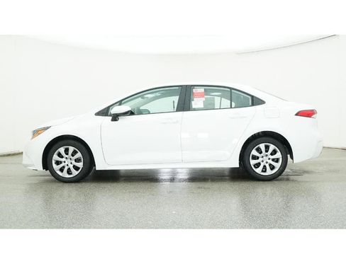 New 2026 Toyota Corolla LE image 19