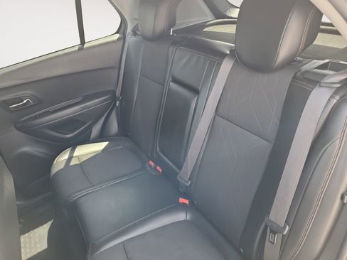 Used 2018 Chevrolet Trax LT w/ LT Convenience Package AWD/4WD image 13