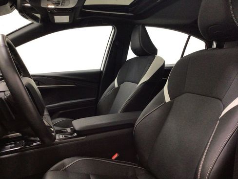 Used 2025 Toyota Camry SE image 8