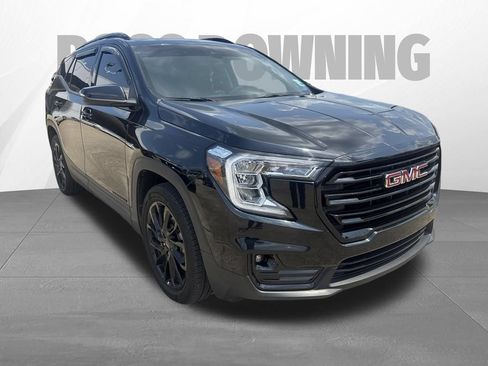 Used 2024 GMC Terrain SLT w/ Elevation Edition FWD image 3