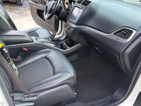 Used 2017 Dodge Journey Crossroad w/ Popular Equipment Group image 33