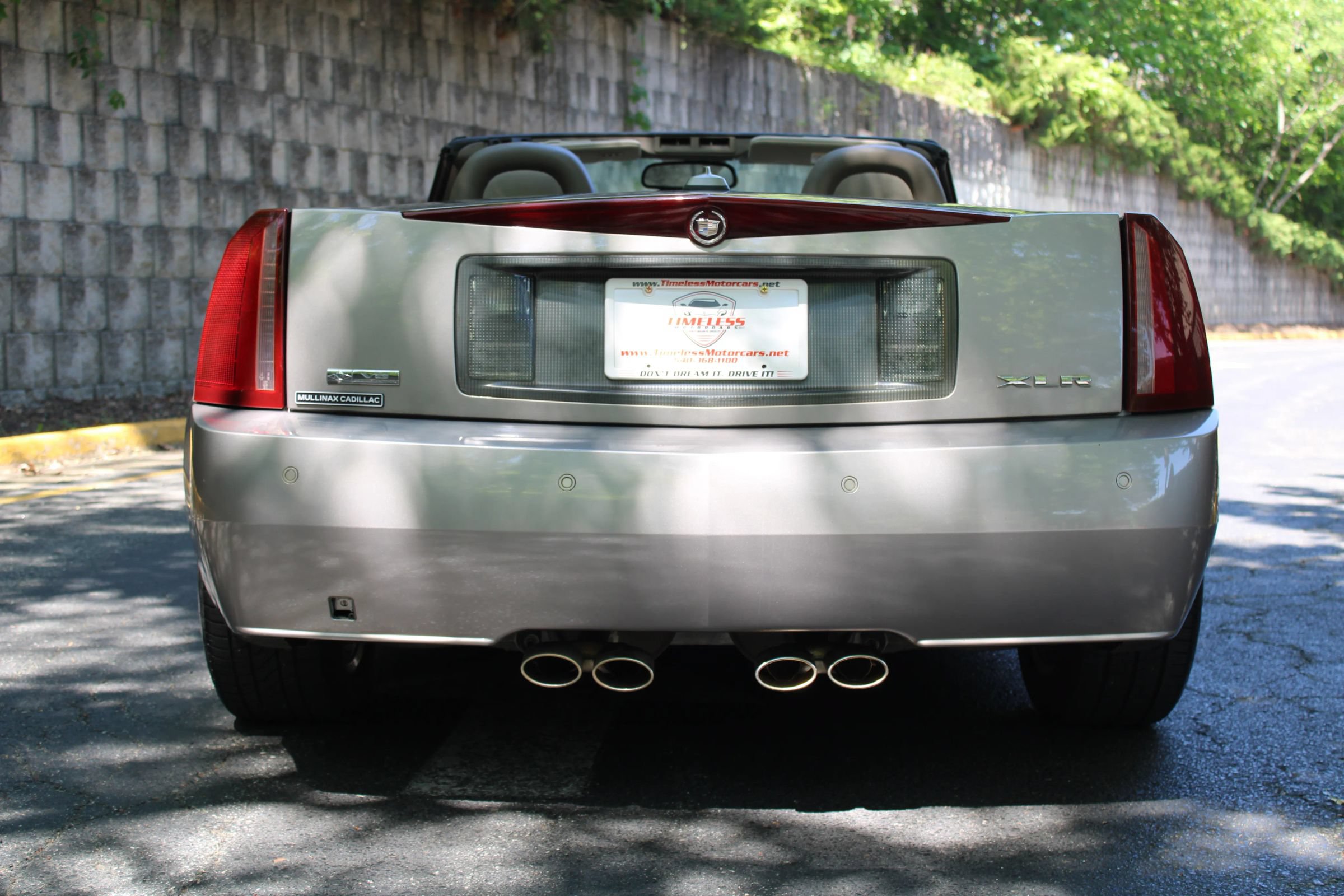 Used 2005 Cadillac XLR RWD image 22