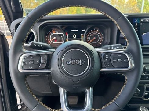Used 2024 Jeep Wrangler Sahara image 14