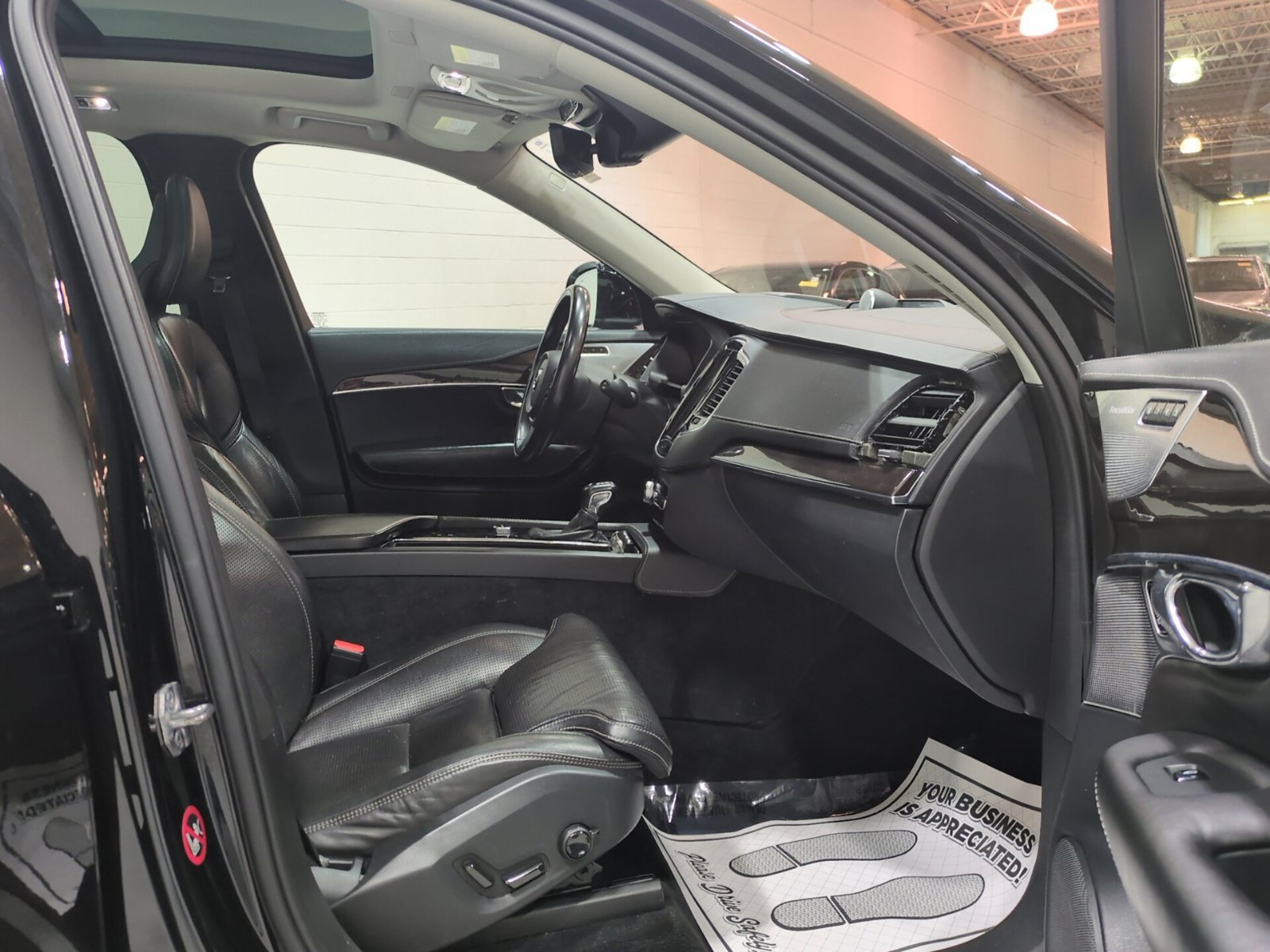 Used 2017 Volvo XC90 T6 Inscription w/ Vision Package AWD/4WD image 10