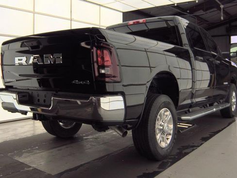 Used 2026 RAM 2500 Big Horn AWD/4WD image 4