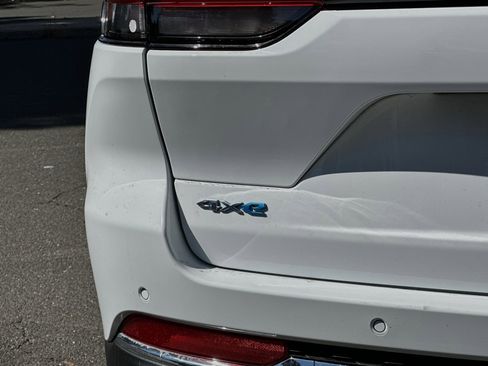 New 2024 Jeep Grand Cherokee Limited 4xe image 25