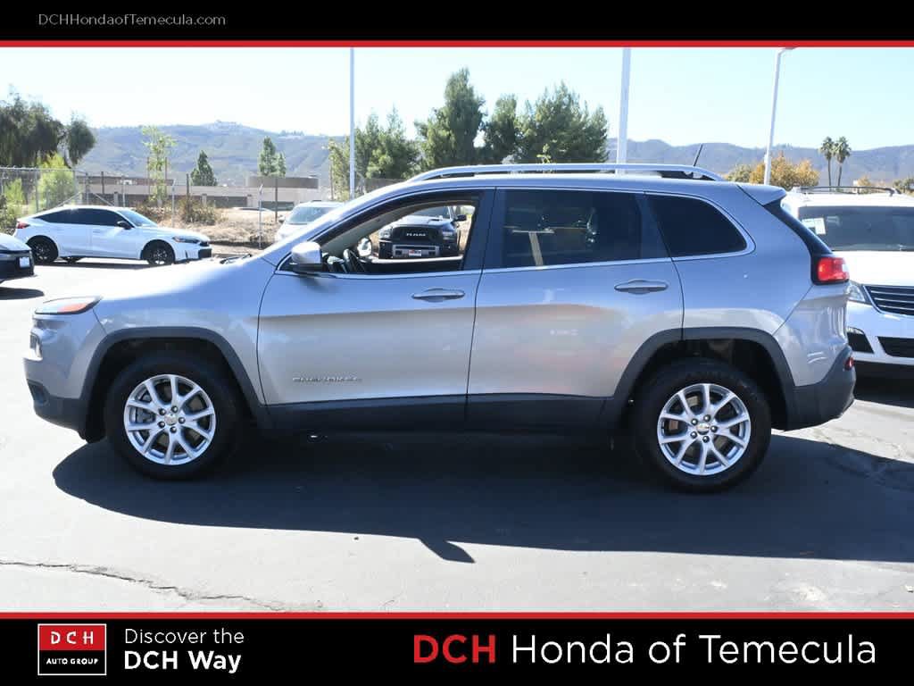 Used 2017 Jeep Cherokee Latitude w/ Safety/Convenience Group FWD image 4