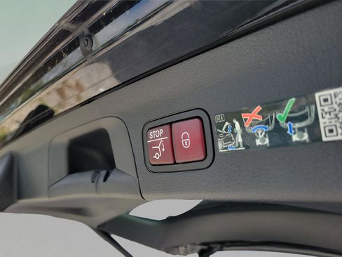 Certified 2025 Mercedes-Benz GLS 450 4MATIC image 26