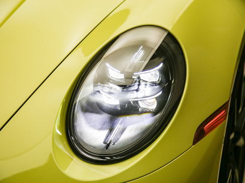 Certified 2025 Porsche 911 Carrera w/ Premium Package RWD image 11